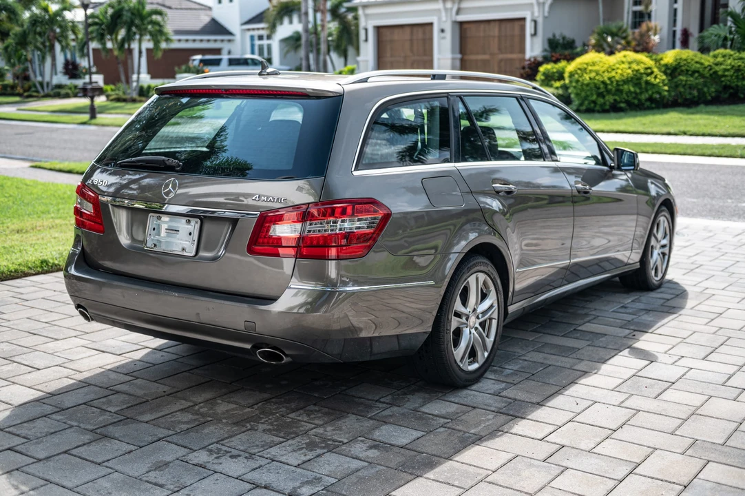 2011 Mercedes-Benz W212 E-Class - Image 15 of 31