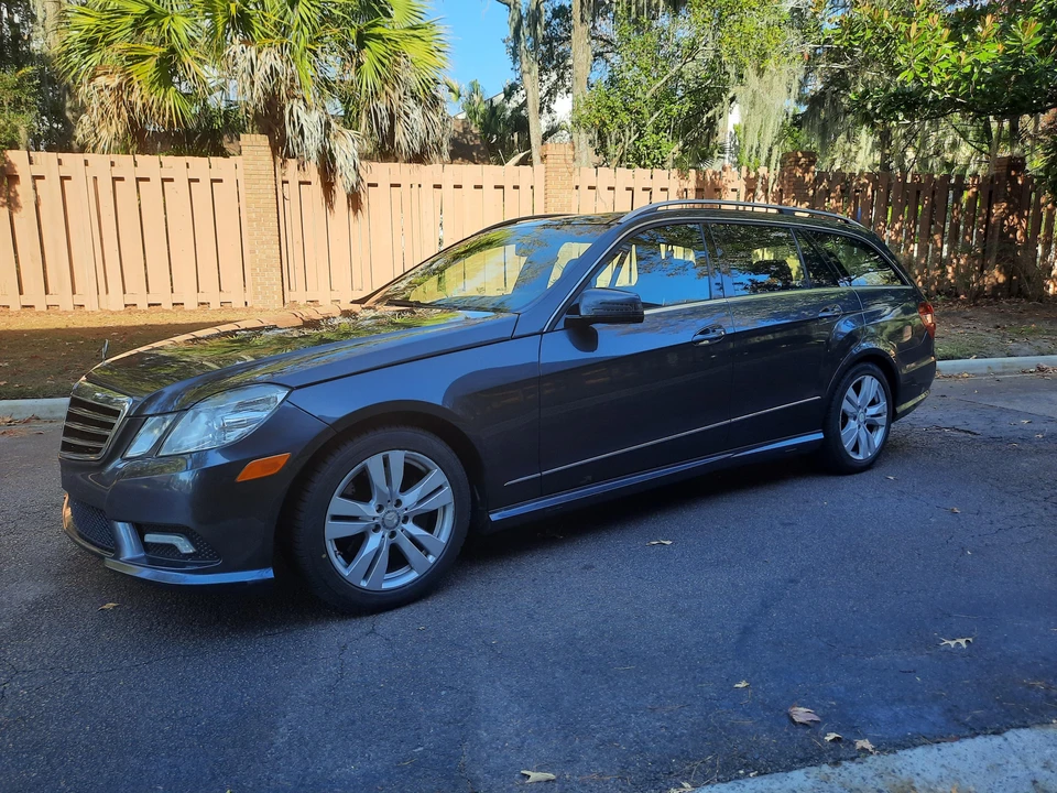 2011 Mercedes-Benz W212 E-Class - Image 14 of 31
