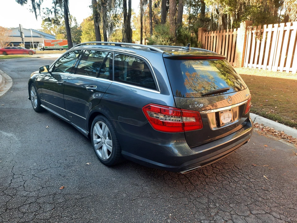 2011 Mercedes-Benz W212 E-Class - Image 24 of 31