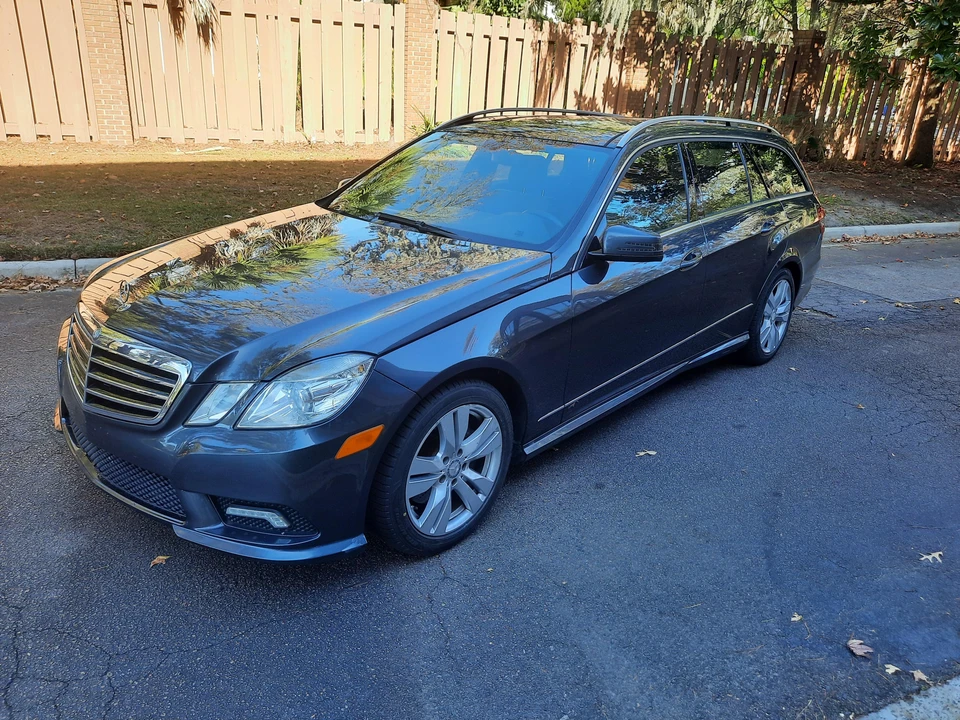 2011 Mercedes-Benz W212 E-Class - Image 11 of 31
