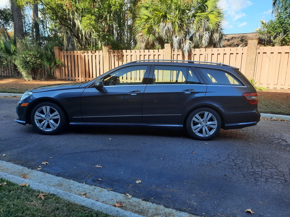 2011 Mercedes-Benz W212 E-Class - Image 19 of 31