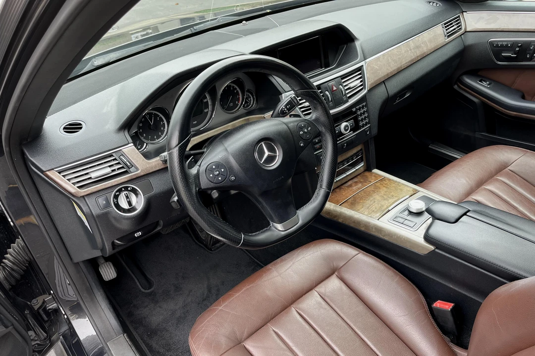2011 Mercedes-Benz W212 E-Class - Image 26 of 31