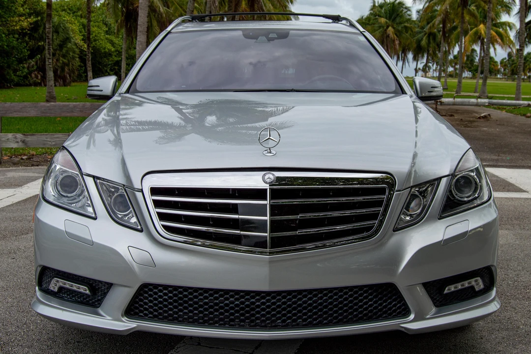 2011 Mercedes-Benz W212 E-Class - Image 2 of 31