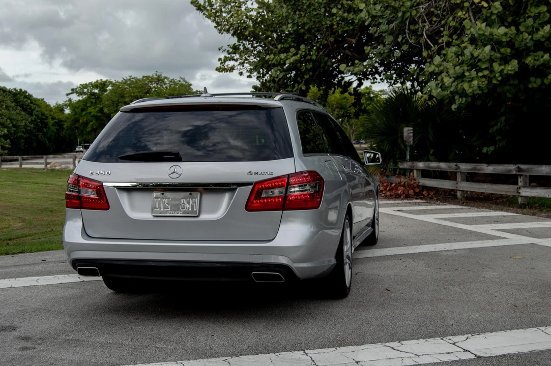 2011 Mercedes-Benz W212 E-Class - Image 25 of 31