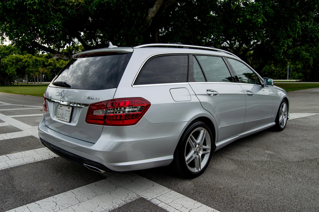 2011 Mercedes-Benz W212 E-Class - Image 26 of 31