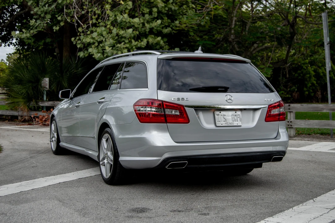2011 Mercedes-Benz W212 E-Class - Image 22 of 31