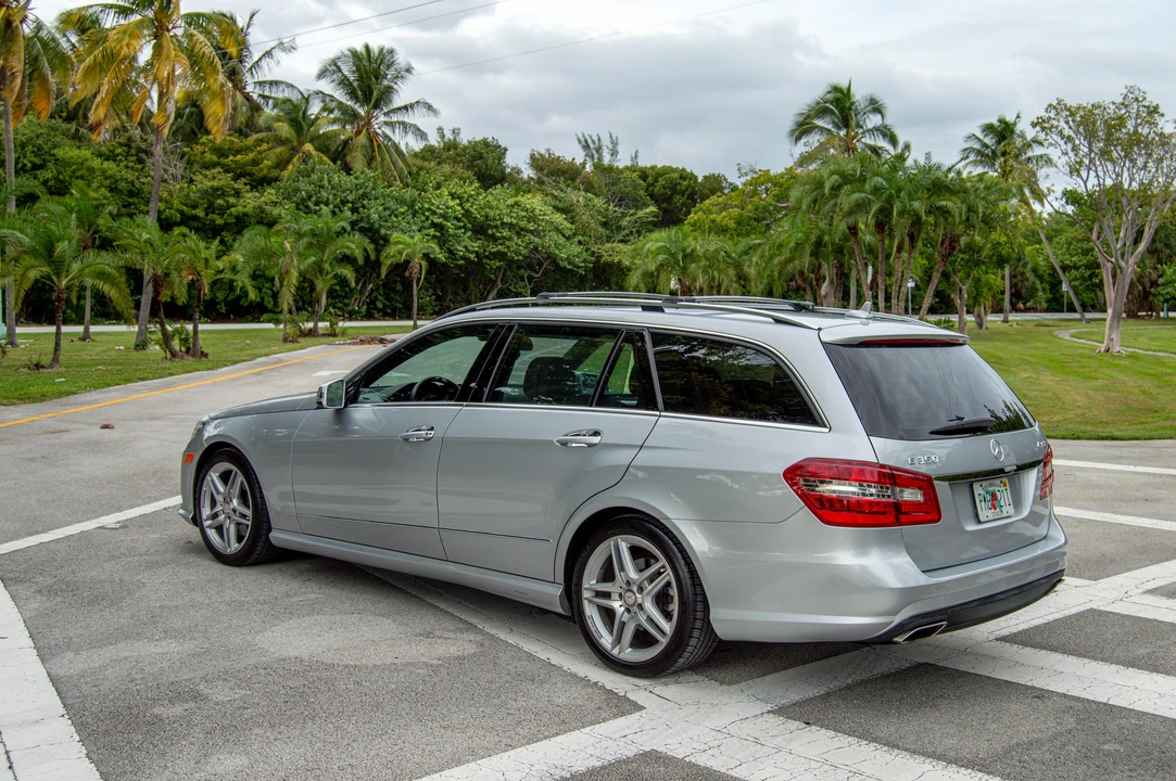 2011 Mercedes-Benz W212 E-Class - Image 19 of 31