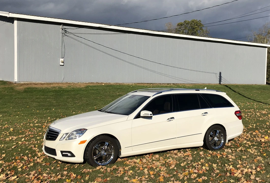 2011 Mercedes-Benz W212 E-Class - Image 10 of 31