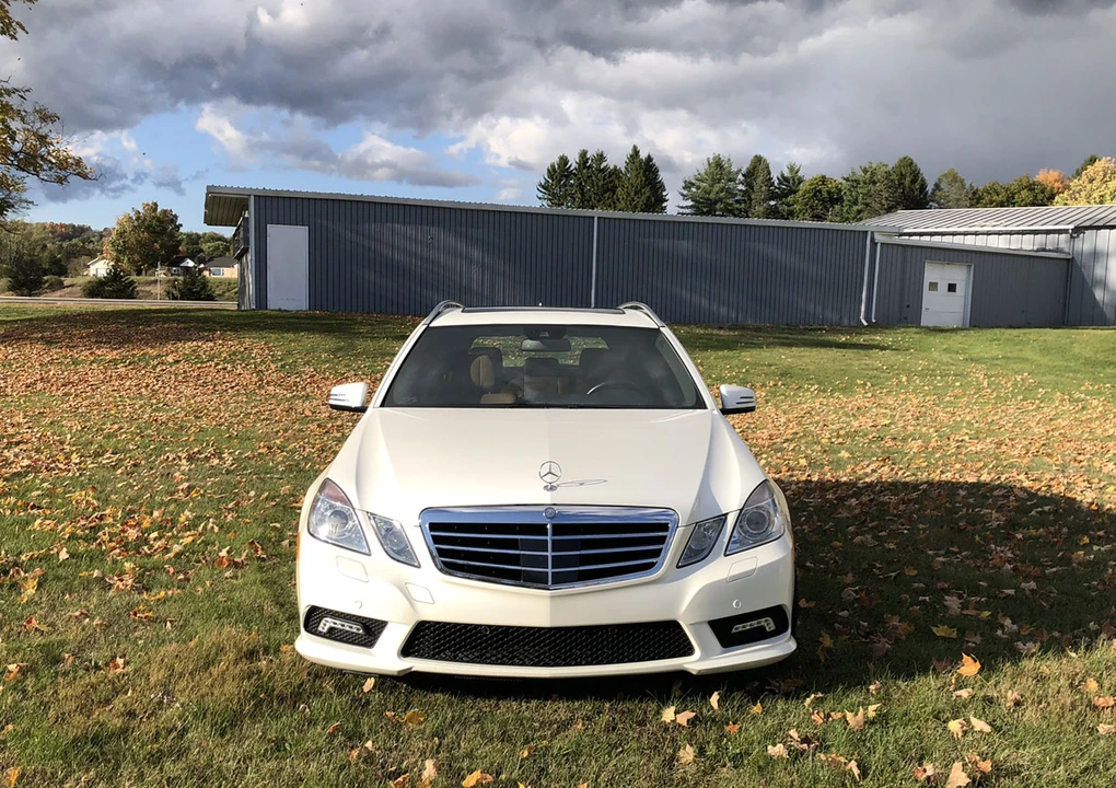2011 Mercedes-Benz W212 E-Class - Image 2 of 31