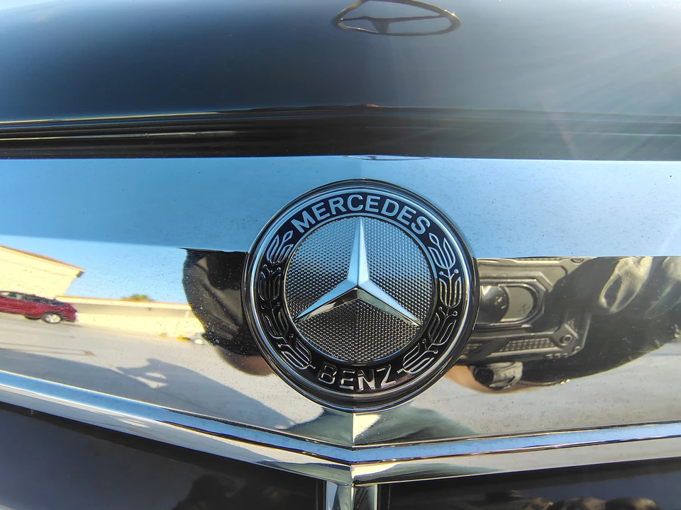 2011 Mercedes-Benz W212 E-Class - Image 25 of 31