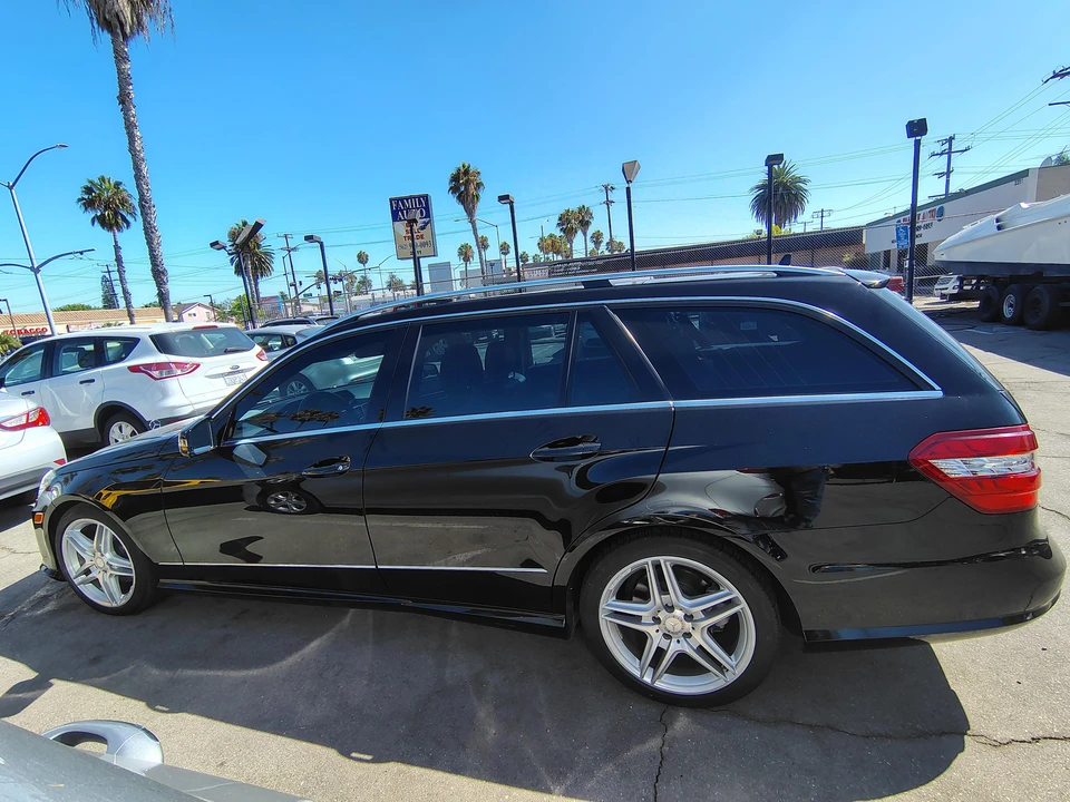 2011 Mercedes-Benz W212 E-Class - Image 11 of 31