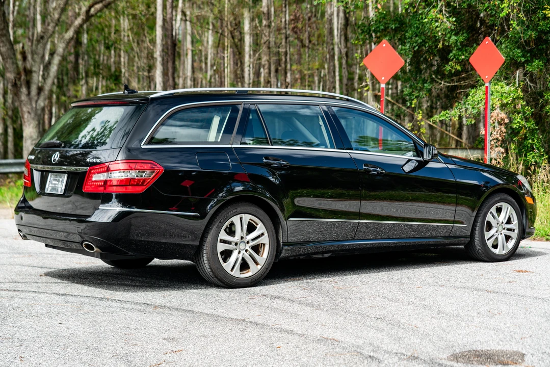 2011 Mercedes-Benz W212 E-Class - Image 23 of 31