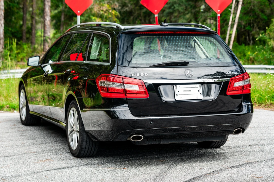 2011 Mercedes-Benz W212 E-Class - Image 18 of 31