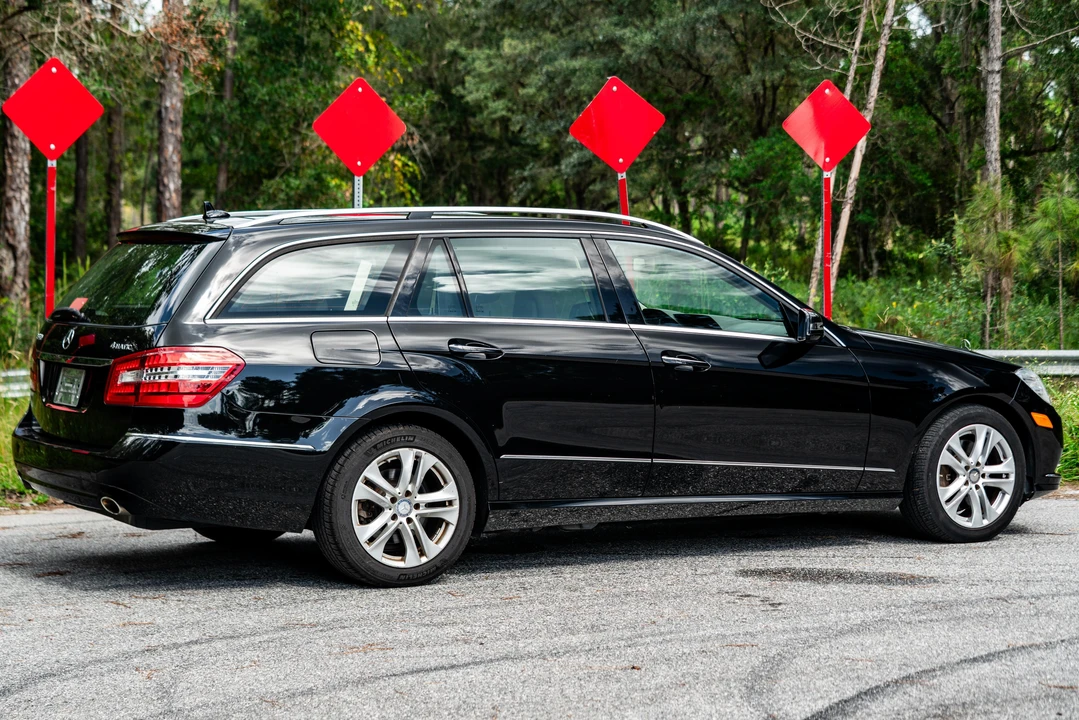 2011 Mercedes-Benz W212 E-Class - Image 24 of 31