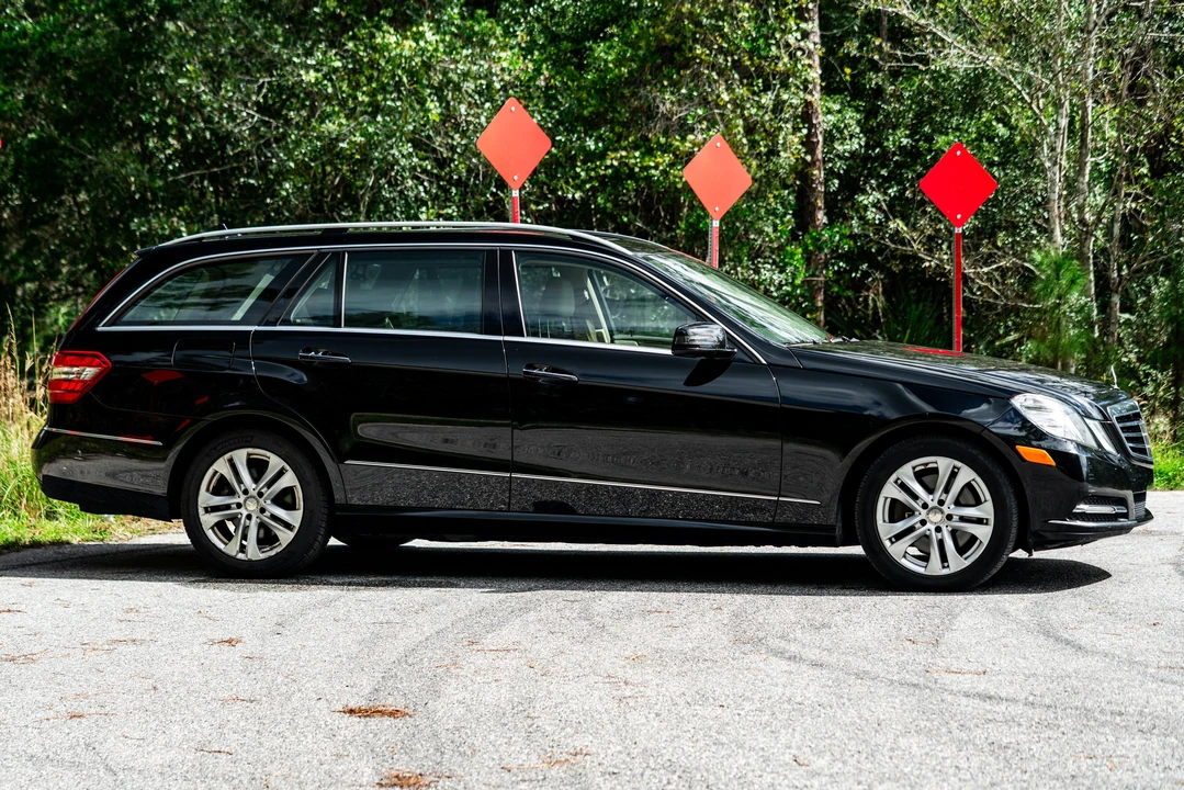 2011 Mercedes-Benz W212 E-Class - Image 26 of 31