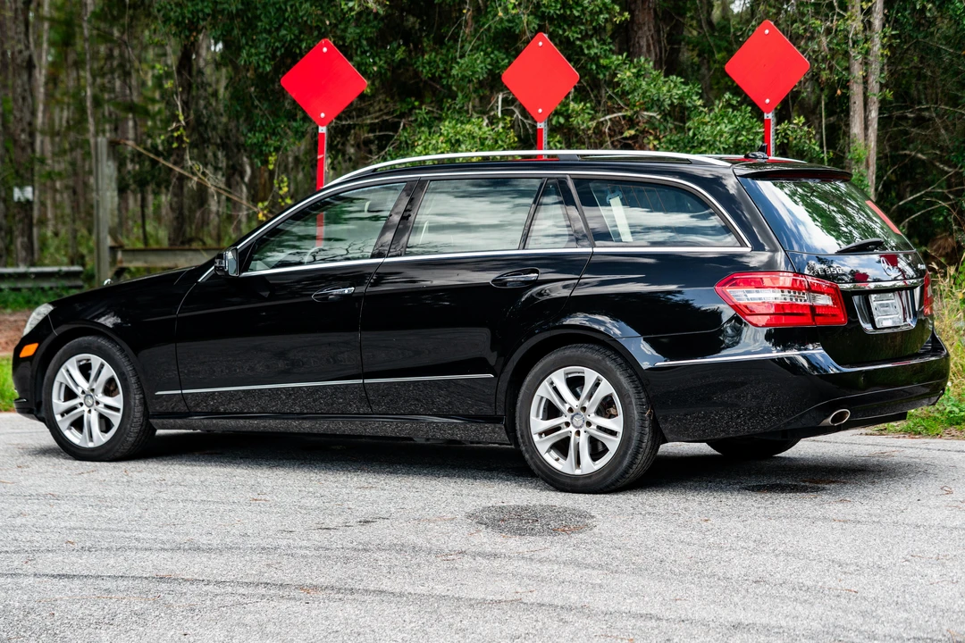 2011 Mercedes-Benz W212 E-Class - Image 15 of 31