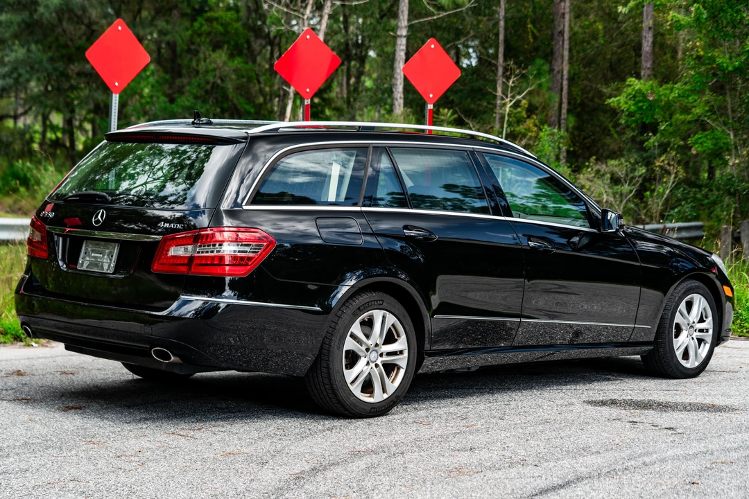 2011 Mercedes-Benz W212 E-Class - Image 22 of 31