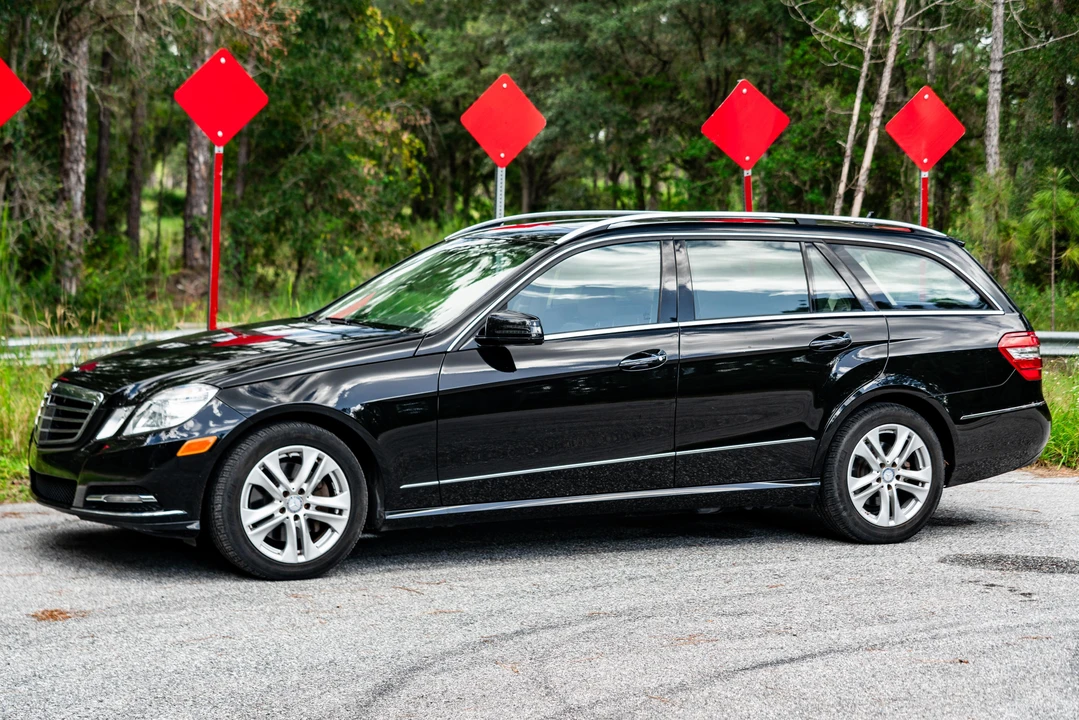 2011 Mercedes-Benz W212 E-Class - Image 10 of 31