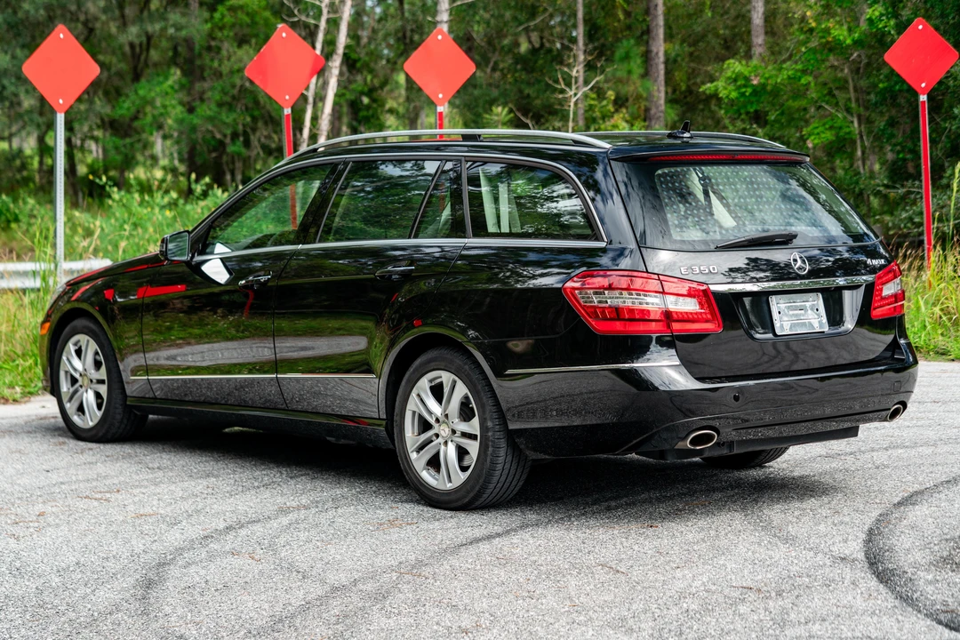 2011 Mercedes-Benz W212 E-Class - Image 16 of 31
