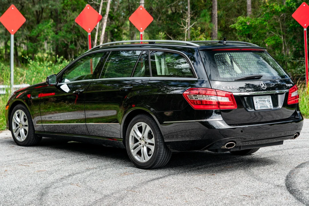 2011 Mercedes-Benz W212 E-Class - Image 4 of 31