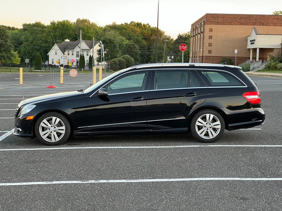 2011 Mercedes-Benz W212 E-Class - Image 18 of 31