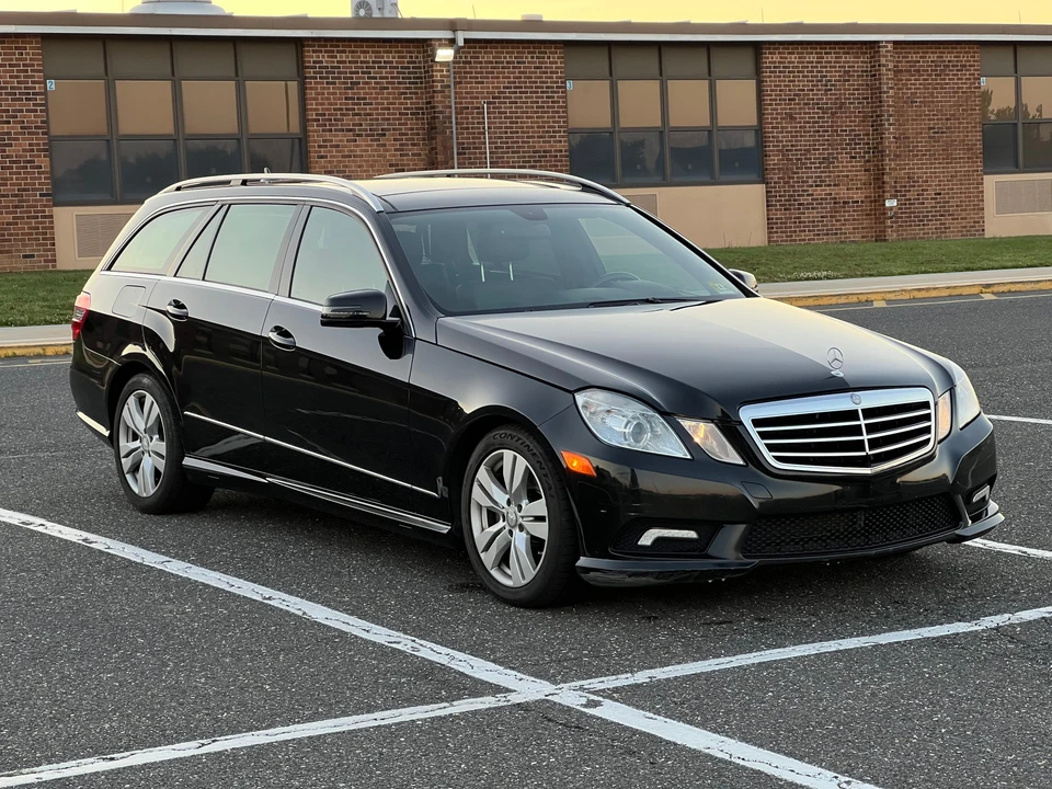 2011 Mercedes-Benz W212 E-Class - Image 24 of 31