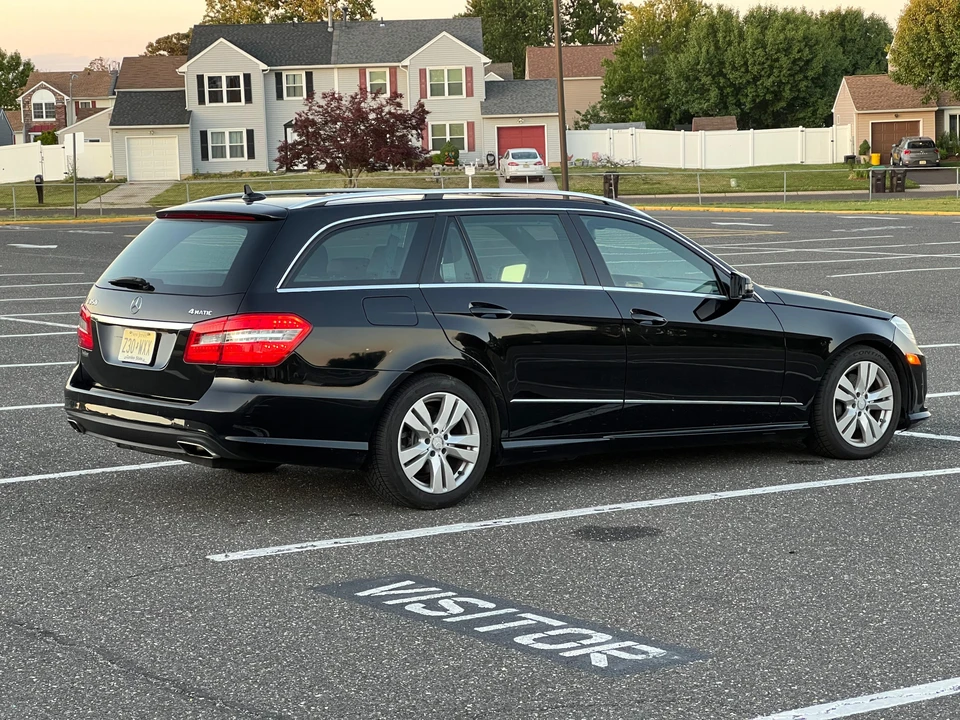 2011 Mercedes-Benz W212 E-Class - Image 22 of 31
