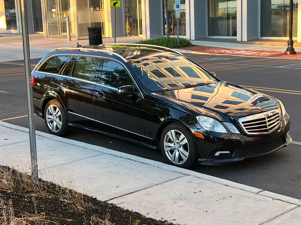 2011 Mercedes-Benz W212 E-Class - Image 14 of 31