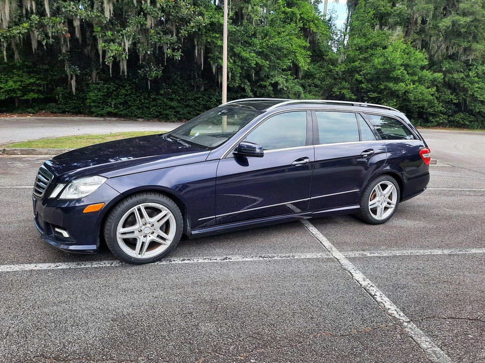 2011 Mercedes-Benz W212 E-Class - Image 18 of 31