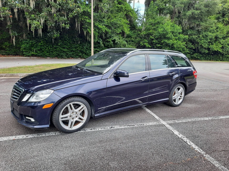 2011 Mercedes-Benz W212 E-Class - Image 17 of 31