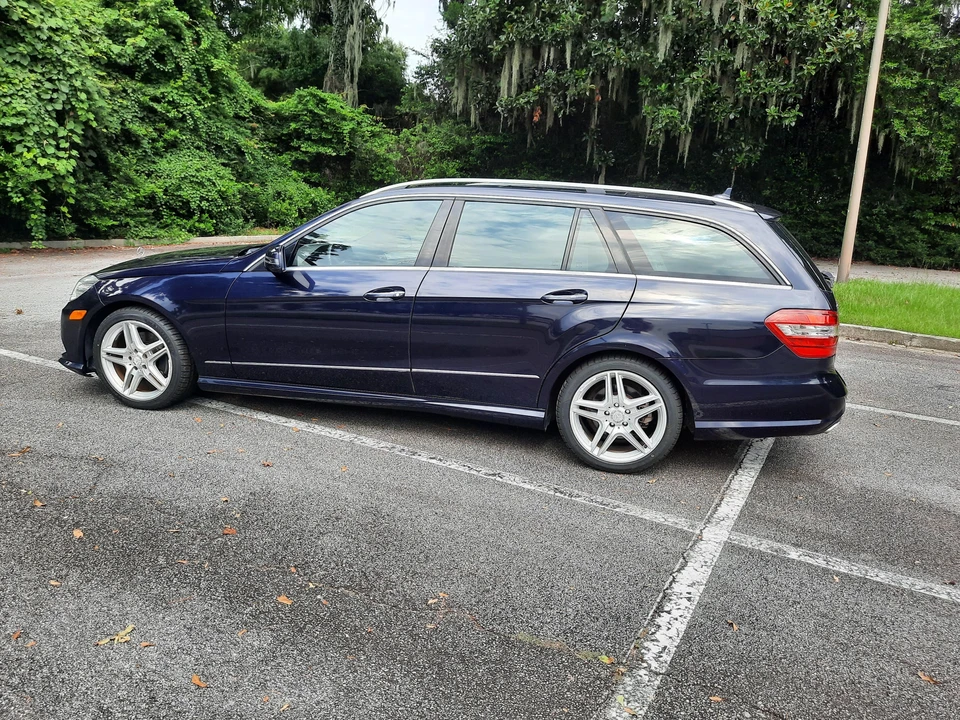 2011 Mercedes-Benz W212 E-Class - Image 23 of 31