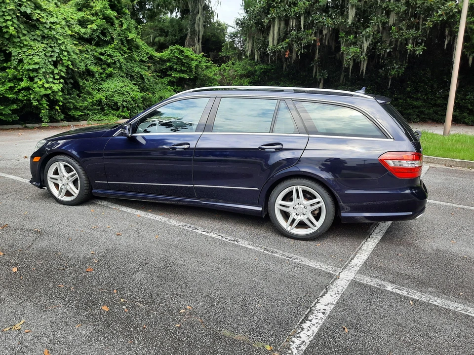 2011 Mercedes-Benz W212 E-Class - Image 24 of 31