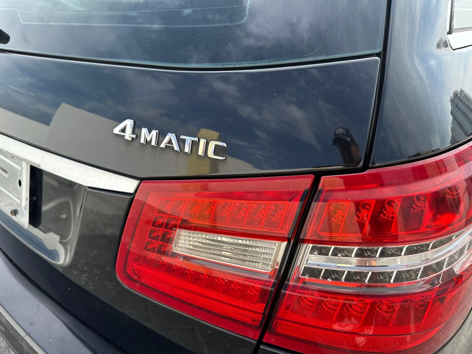 2011 Mercedes-Benz W212 E-Class - Image 26 of 31