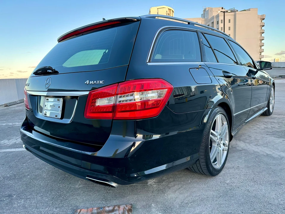 2011 Mercedes-Benz W212 E-Class - Image 11 of 31