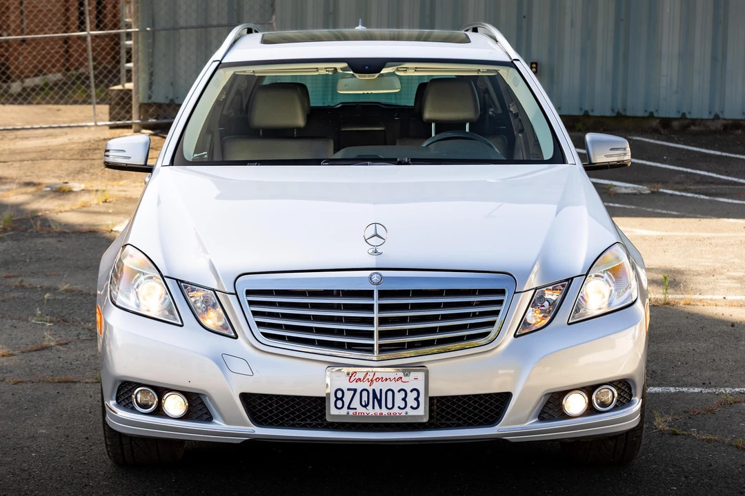 2011 Mercedes-Benz W212 E-Class - Image 2 of 31