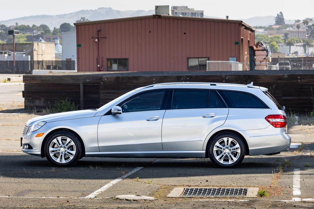 2011 Mercedes-Benz W212 E-Class - Image 17 of 31