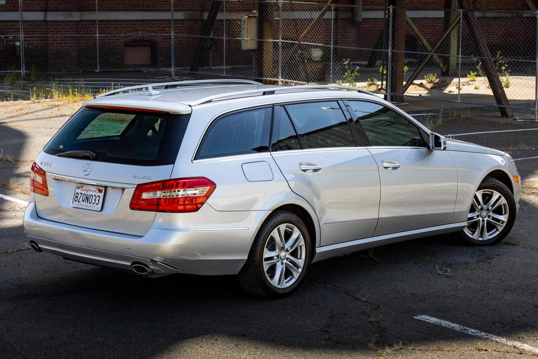 2011 Mercedes-Benz W212 E-Class - Image 4 of 31