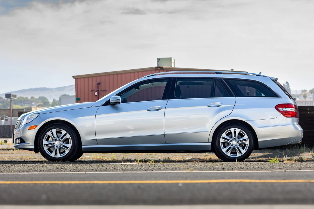 2011 Mercedes-Benz W212 E-Class - Image 3 of 31