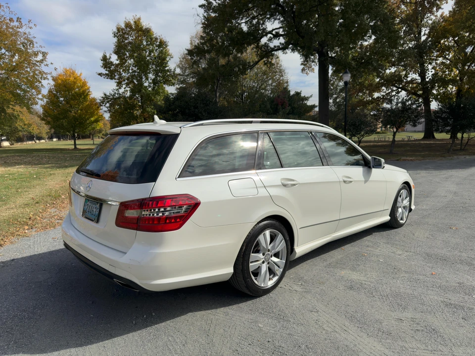 2011 Mercedes-Benz W212 E-Class - Image 12 of 31