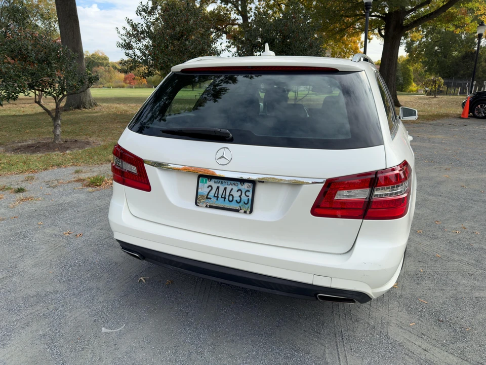 2011 Mercedes-Benz W212 E-Class - Image 11 of 31