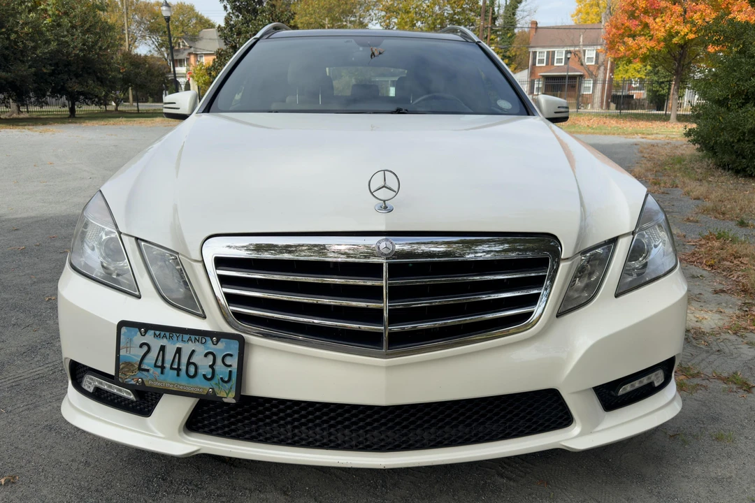 2011 Mercedes-Benz W212 E-Class - Image 2 of 31