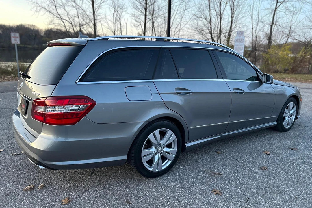 2011 Mercedes-Benz W212 E-Class - Image 4 of 31