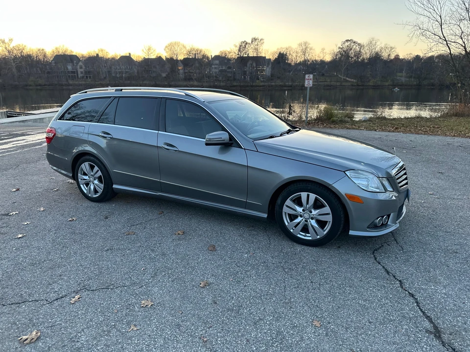 2011 Mercedes-Benz W212 E-Class - Image 26 of 31