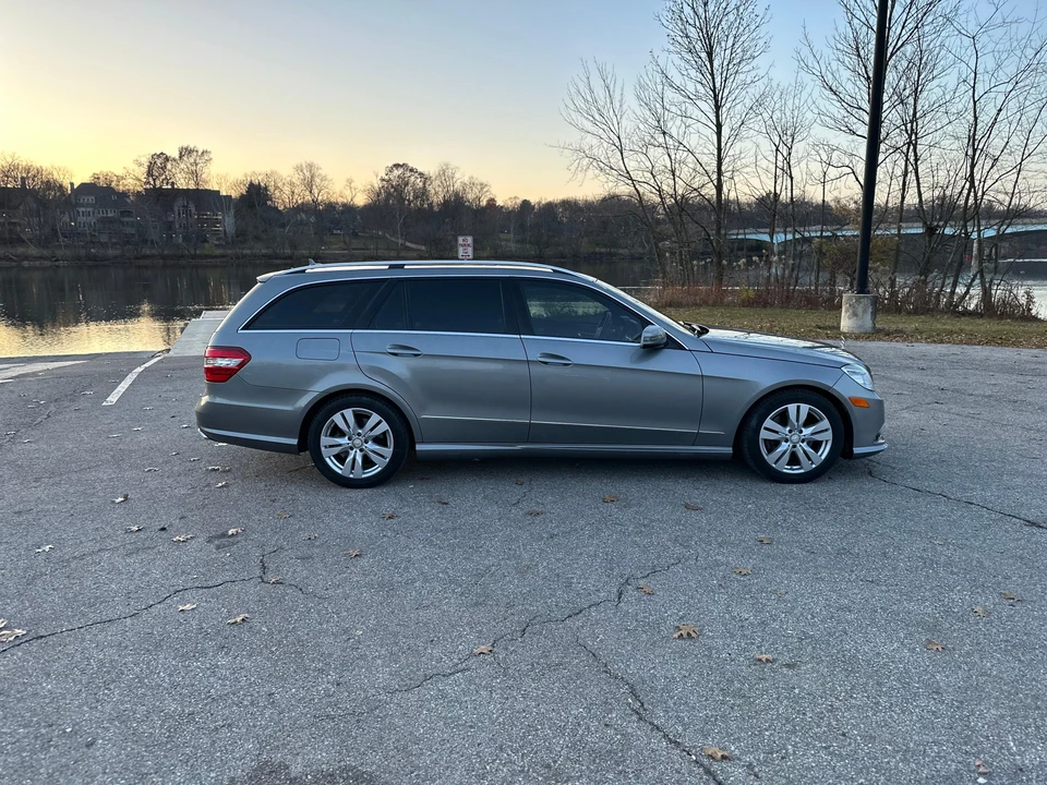 2011 Mercedes-Benz W212 E-Class - Image 22 of 31