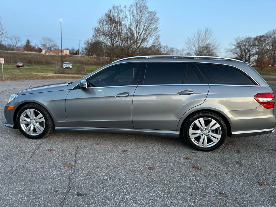 2011 Mercedes-Benz W212 E-Class - Image 12 of 31