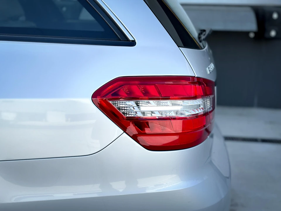 2011 Mercedes-Benz W212 E-Class - Image 26 of 31