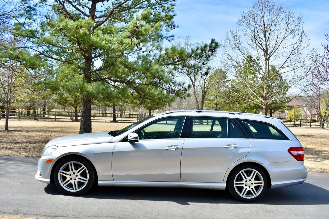 2011 Mercedes-Benz W212 E-Class - Image 12 of 31