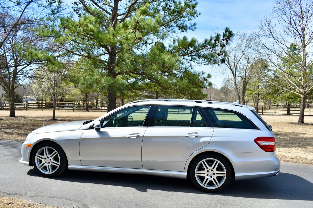 2011 Mercedes-Benz W212 E-Class - Image 14 of 31