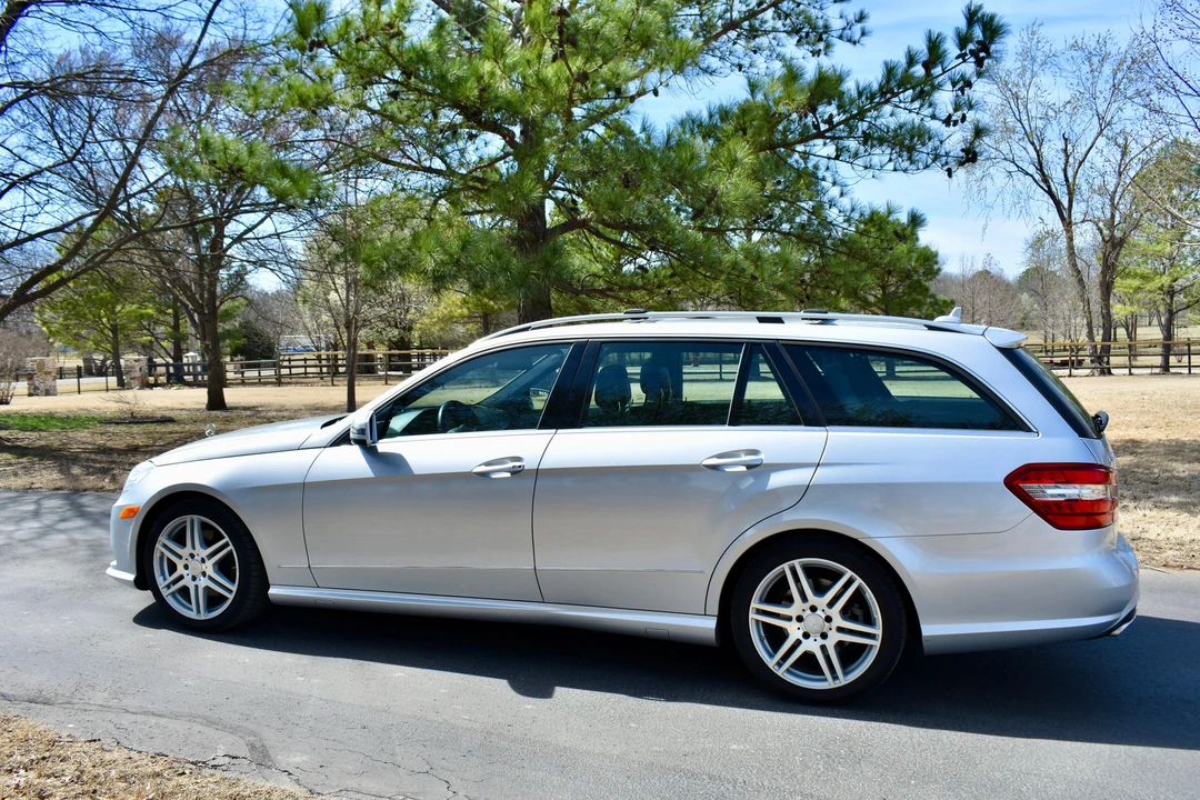 2011 Mercedes-Benz W212 E-Class - Image 15 of 31