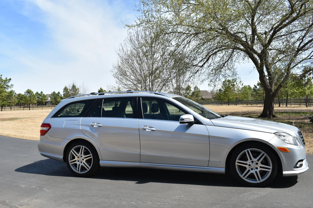 2011 Mercedes-Benz W212 E-Class - Image 24 of 31